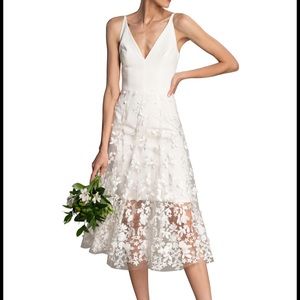 Dress the Population Darleen V-Neck Embroidered Mesh Cocktail Dress